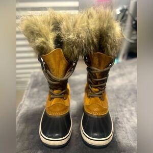 Sorel Women's Joan Of Arc Boot womens 5.5